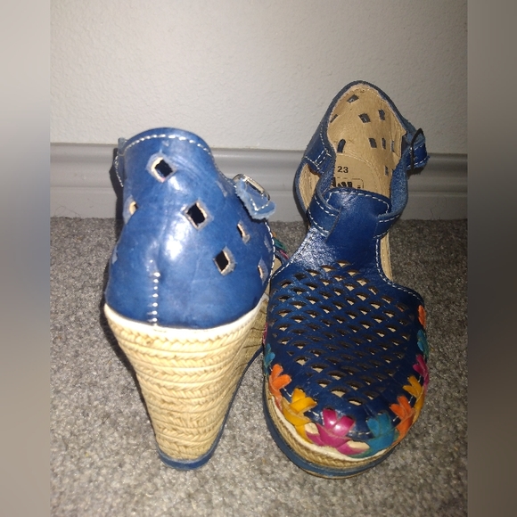 Blue Shoes - Picture 4 of 4